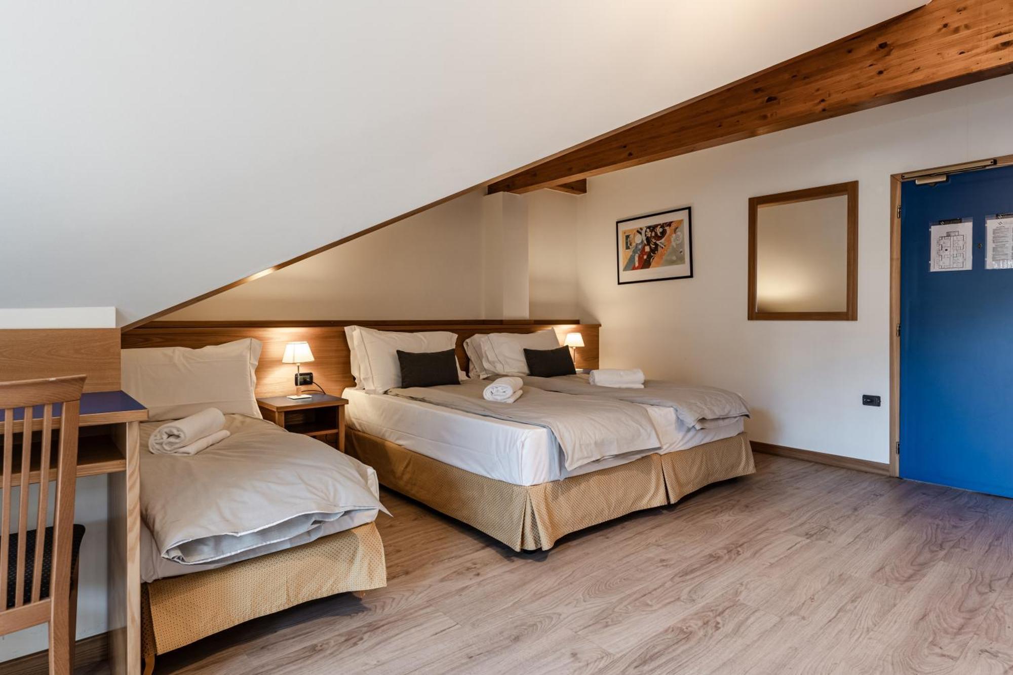 דימארו Hotel Garni Meledrio מראה חיצוני תמונה