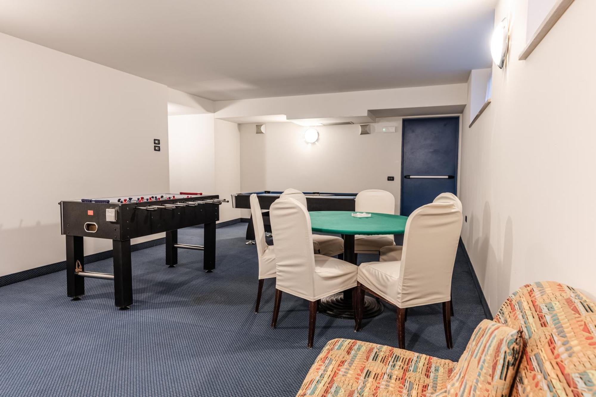 דימארו Hotel Garni Meledrio מראה חיצוני תמונה