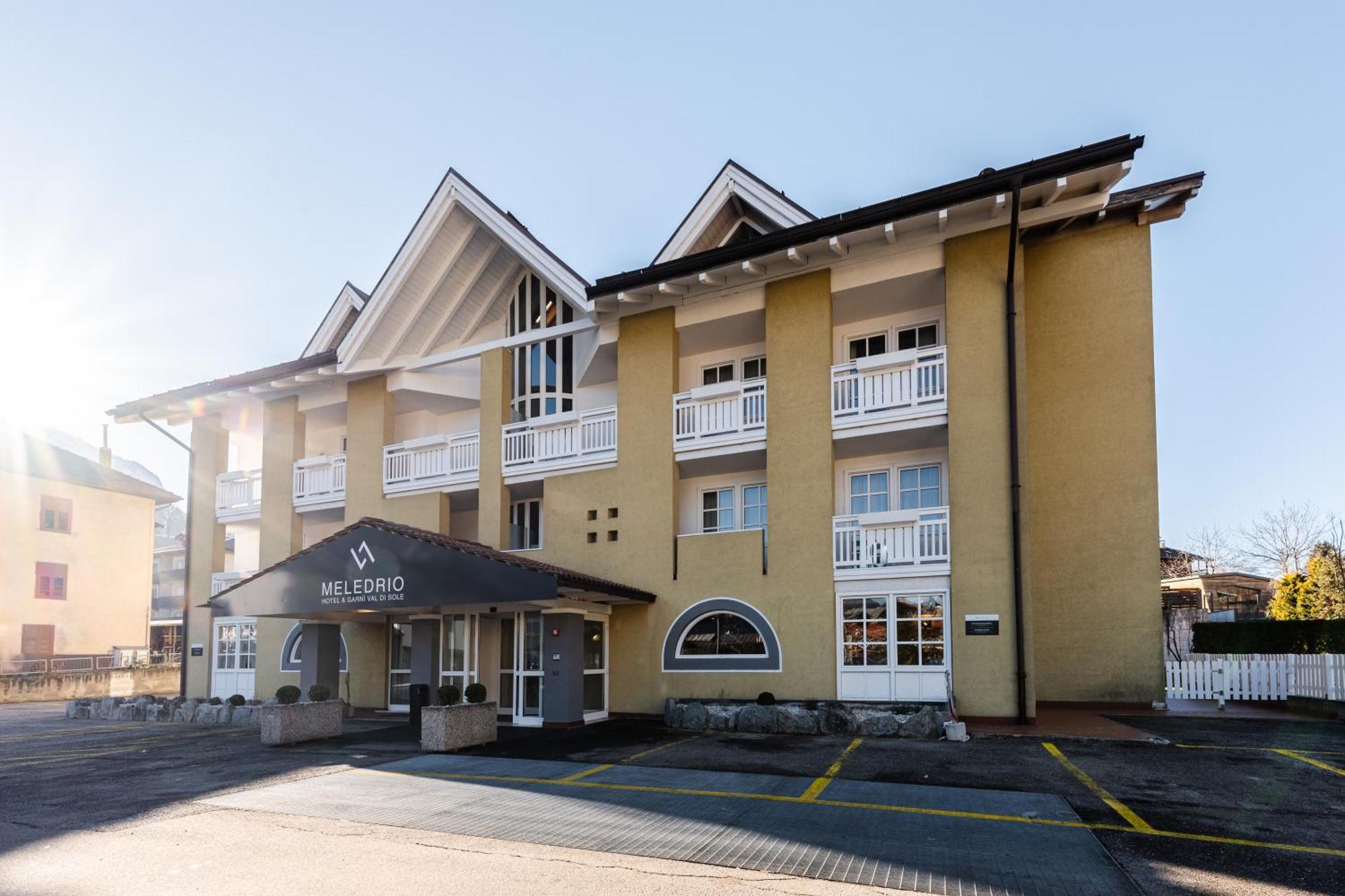 דימארו Hotel Garni Meledrio מראה חיצוני תמונה