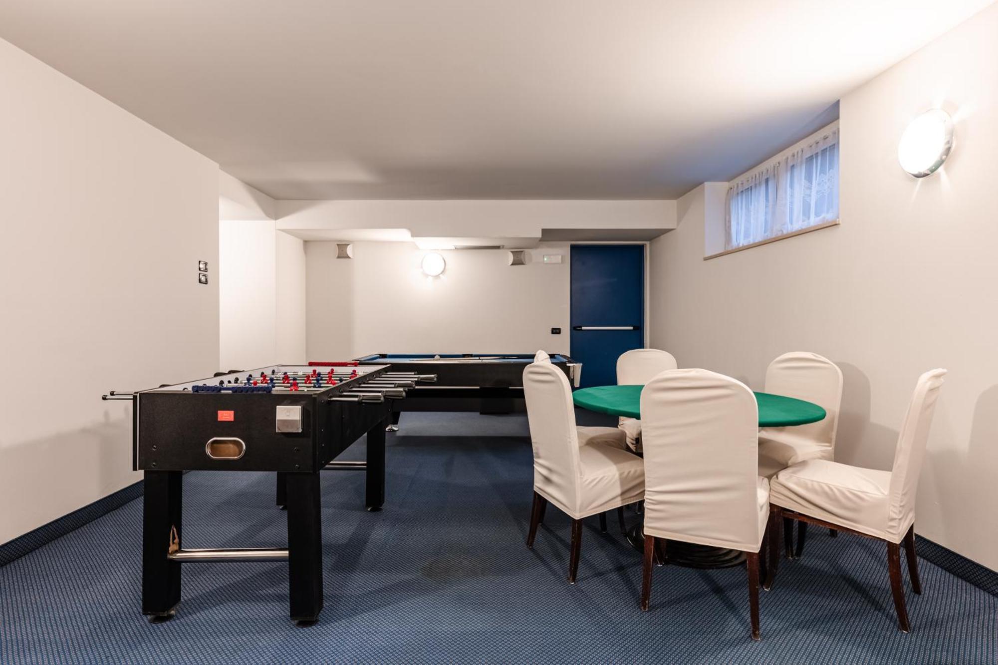 דימארו Hotel Garni Meledrio מראה חיצוני תמונה