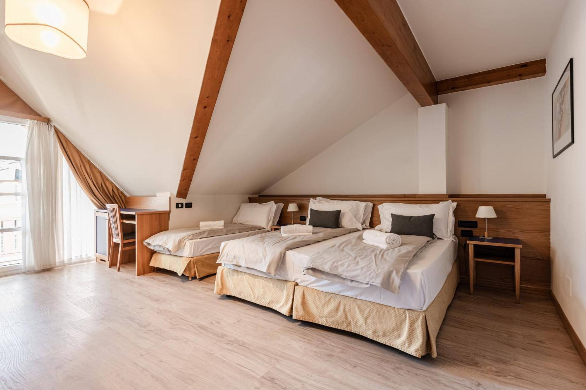דימארו Hotel Garni Meledrio מראה חיצוני תמונה