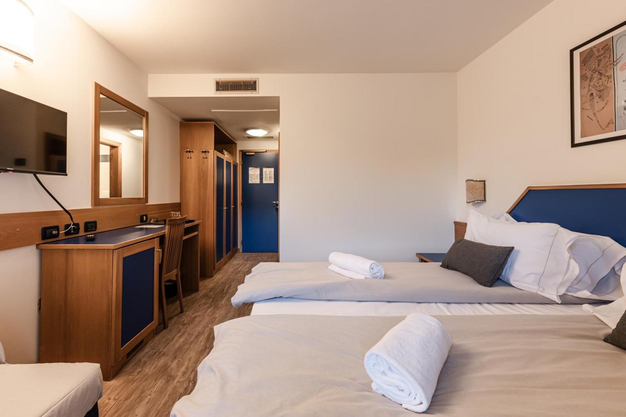 דימארו Hotel Garni Meledrio מראה חיצוני תמונה
