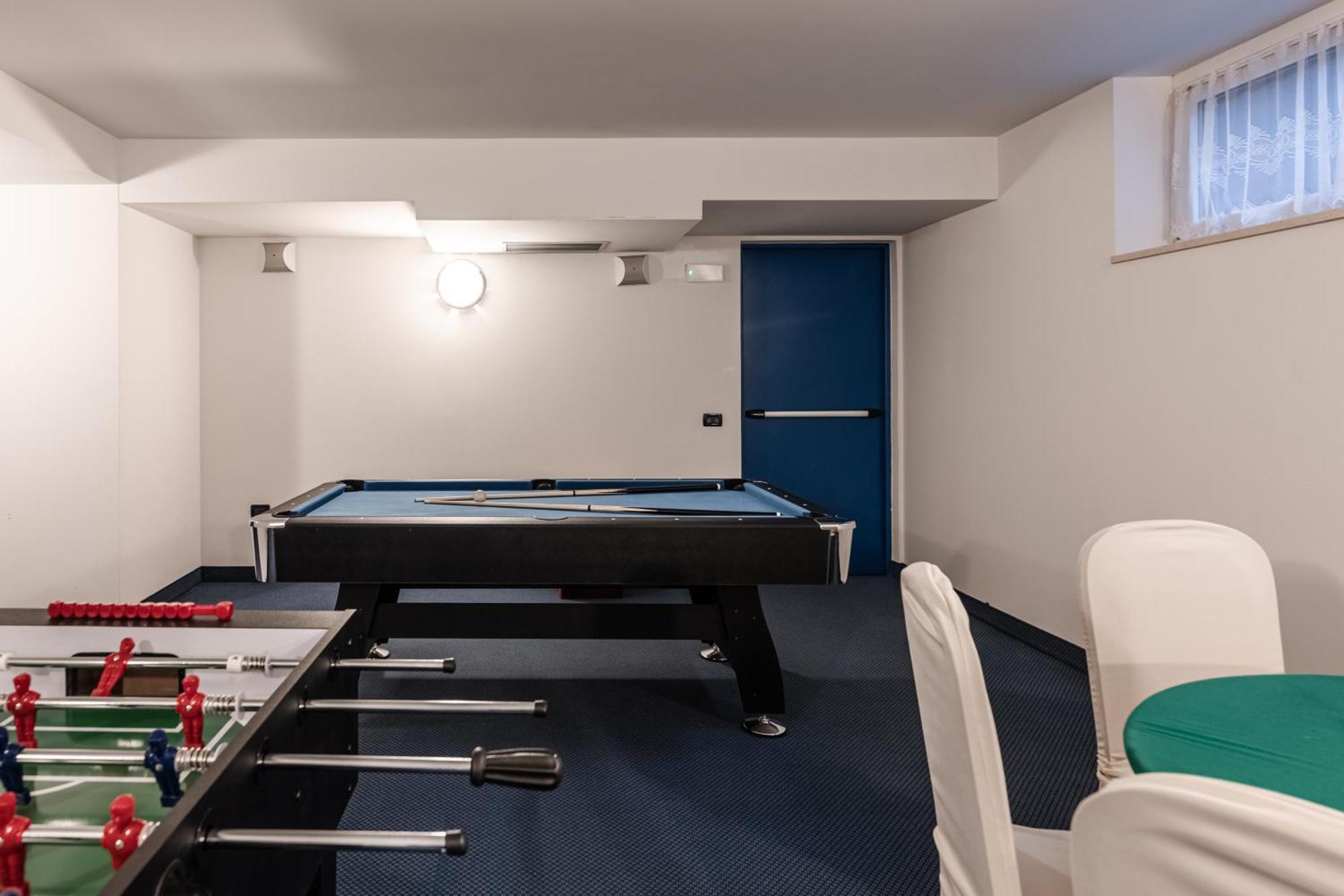 דימארו Hotel Garni Meledrio מראה חיצוני תמונה
